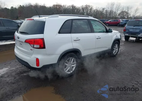 2015 Kia Sorento Lx z USA, uszkodzony, nr VIN 5XYKTCA67FG560895